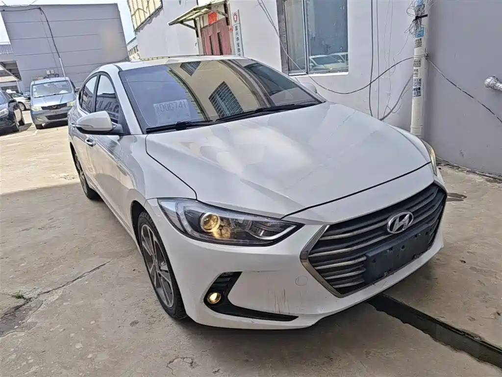 Hyundai Elantra 2017 — фото 4