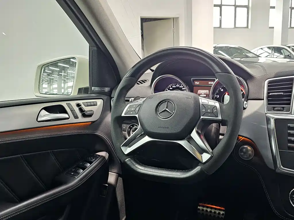 Mercedes-Benz M-Class AMG 2013 — фото 8
