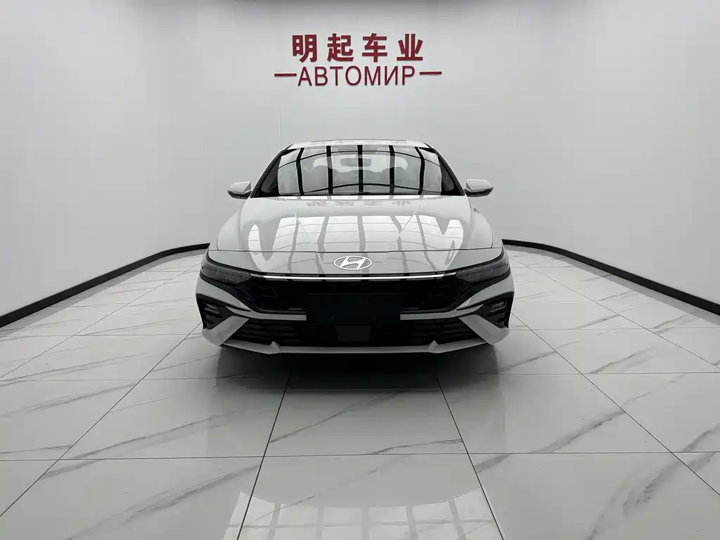 Hyundai Elantra 2023