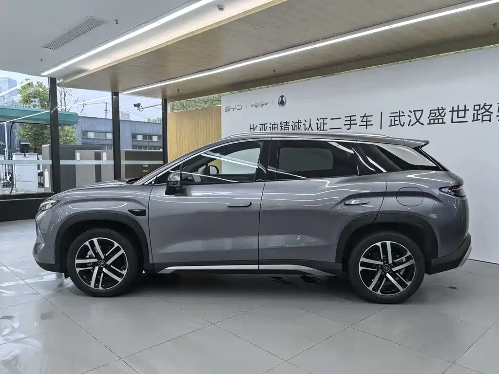 BYD L DM-i 2025 — фото 2