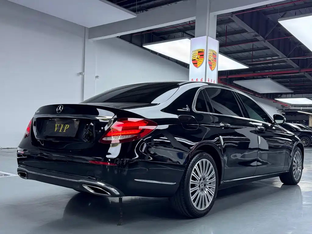 Mercedes-Benz E-Class 2020 — фото 19