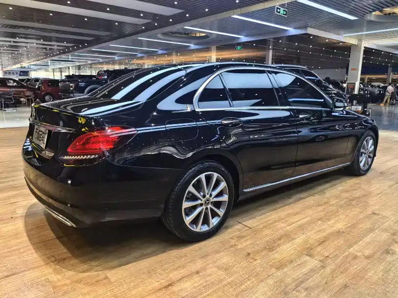 Mercedes-Benz C-Class 2019 — фото 20