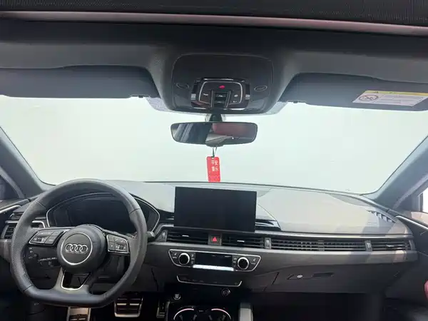 Audi A4L 2025
