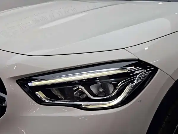 Mercedes-Benz GLA 2021