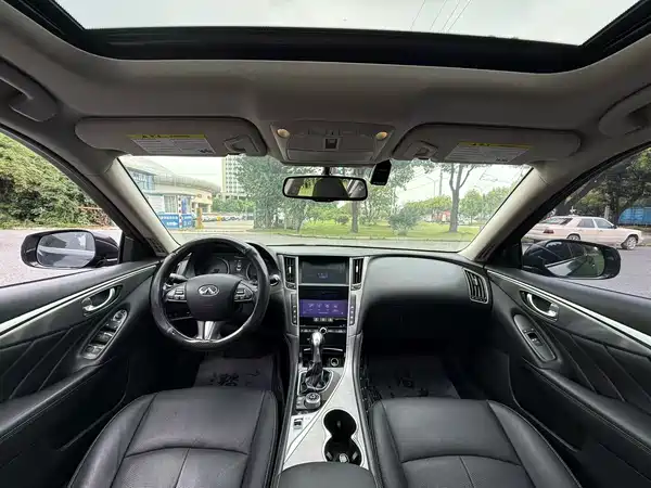Infiniti Q50L 2015