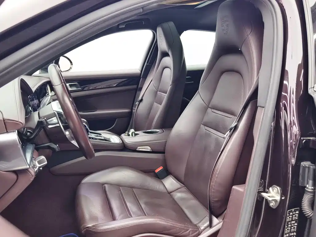 Porsche Panamera 2017 — фото 10