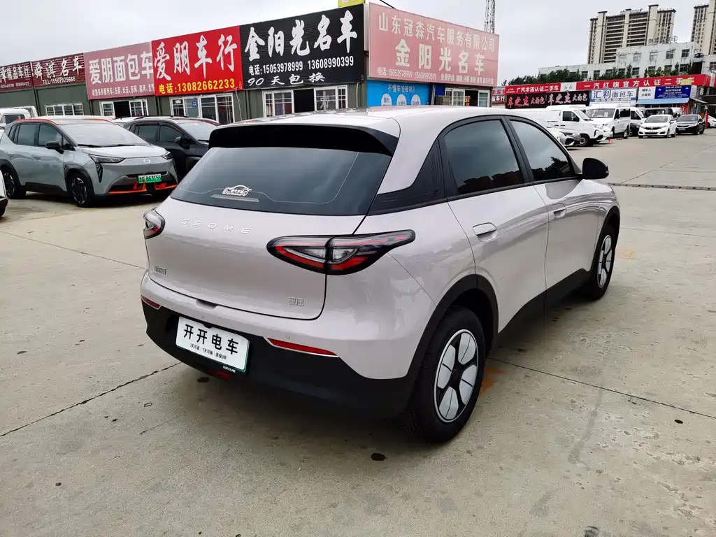 Geely Galaxy Starwish 2026 — фото 8