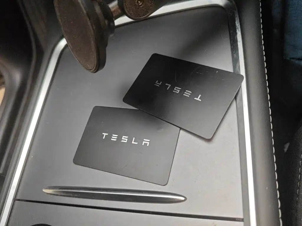 Tesla Model Y 2022 — фото 9