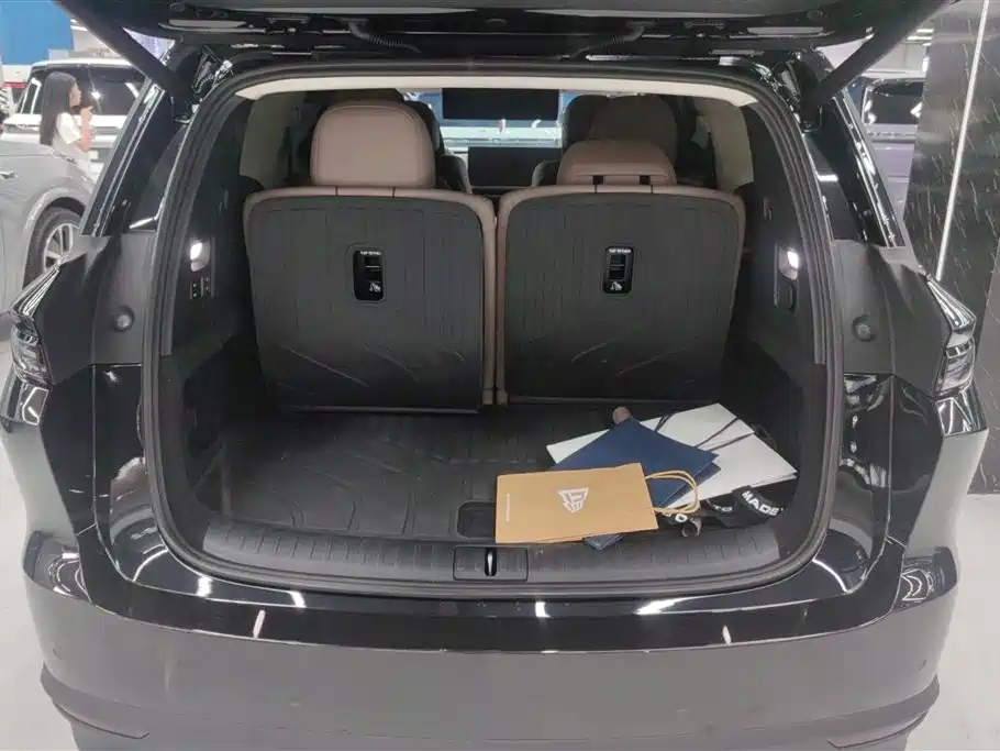 Li Auto i8 2026