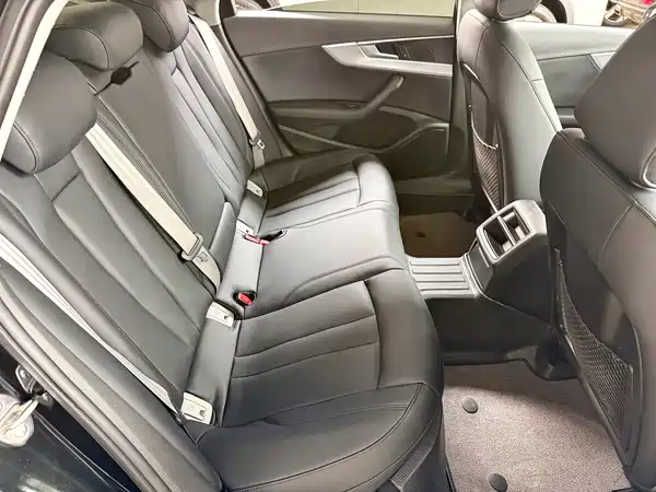 Audi A4L 2017