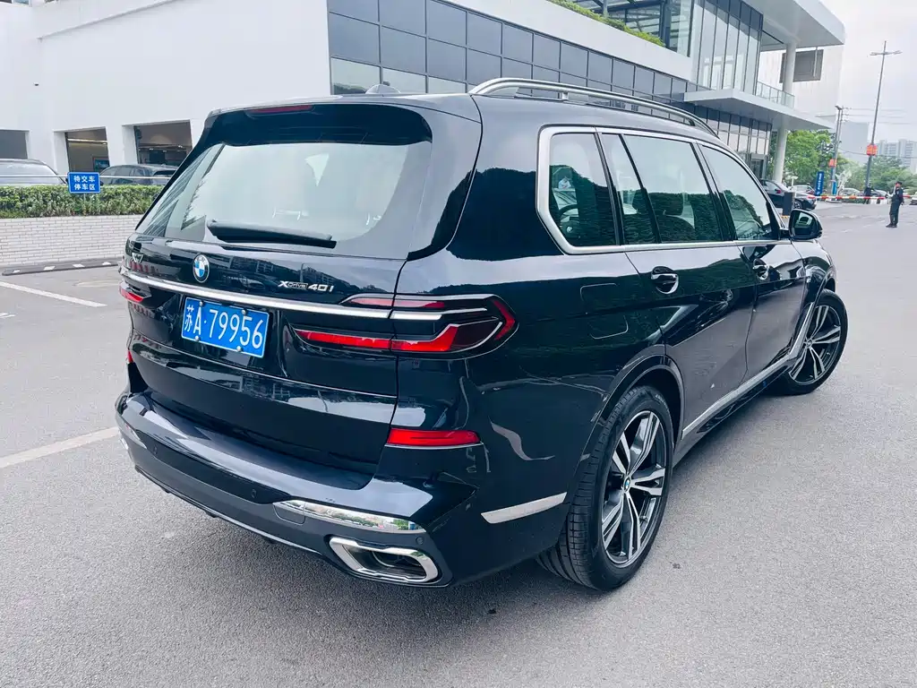 BMW X7 2025