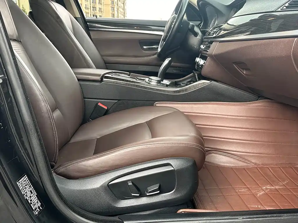 BMW 5 Series 2015 — фото 7