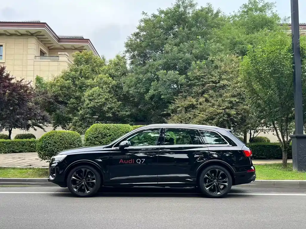 Audi Q7 2025