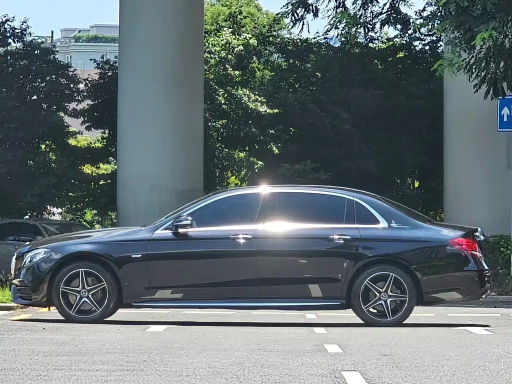 Mercedes-Benz E-Class 2020 — фото 13