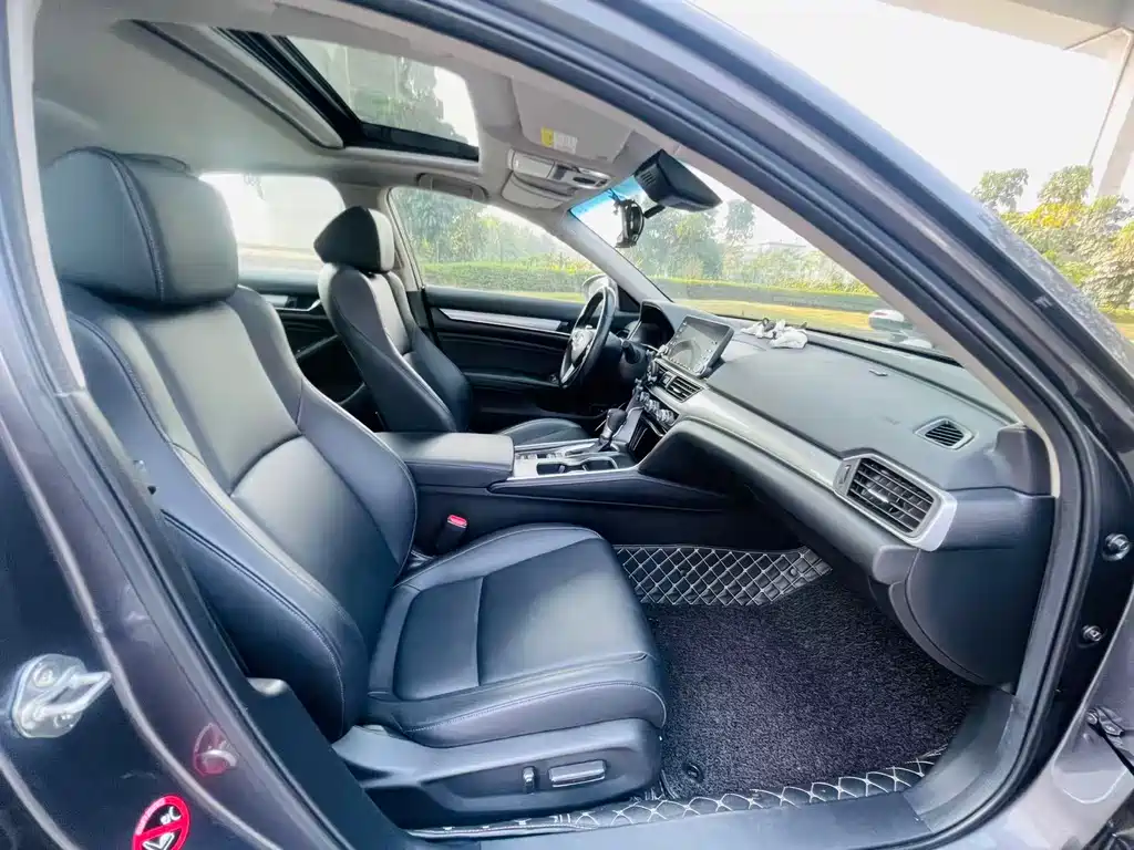 Honda Accord 2019 — фото 10