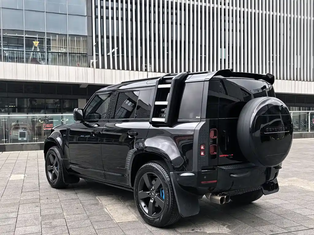 Land Rover Defender 2022 — фото 16