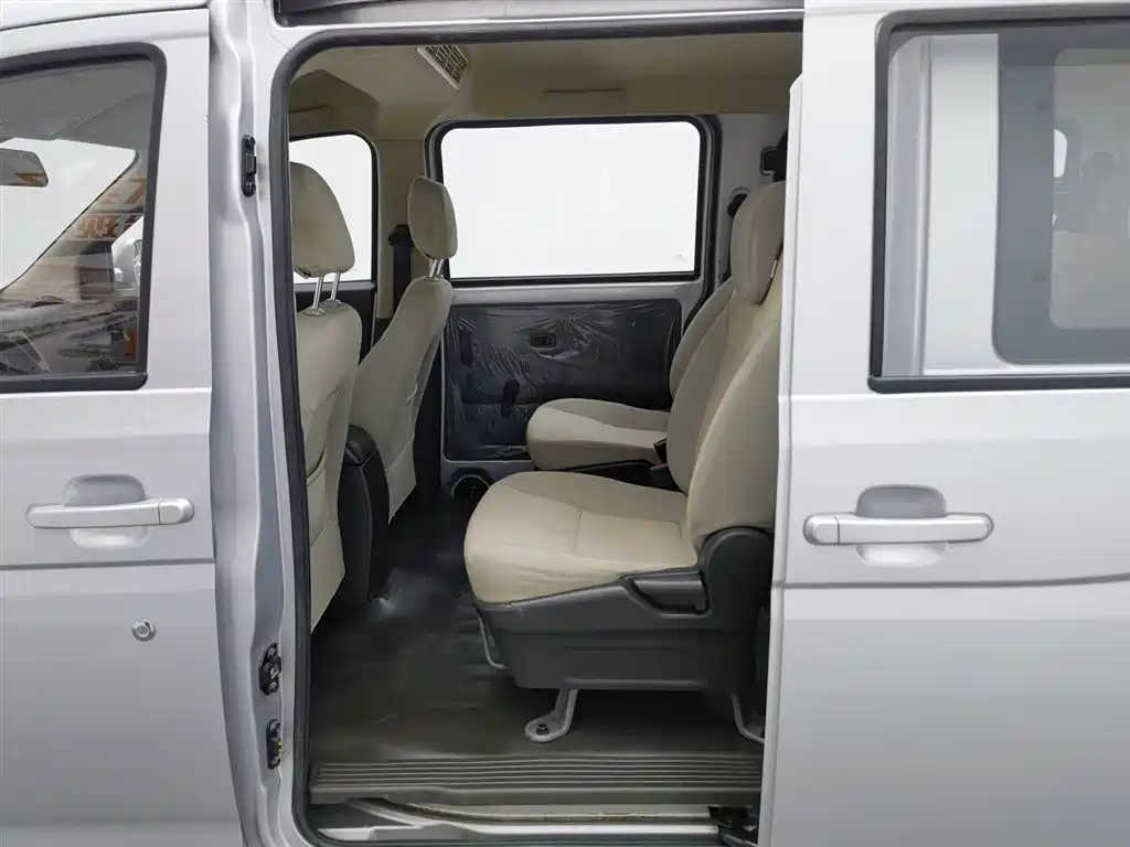 Wuling Rongguang V 2019 — фото 15
