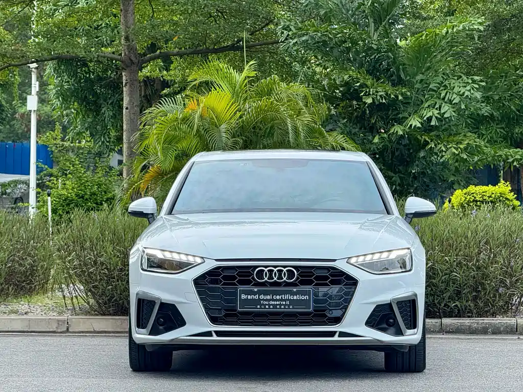 Audi A4L 2025 — фото 2