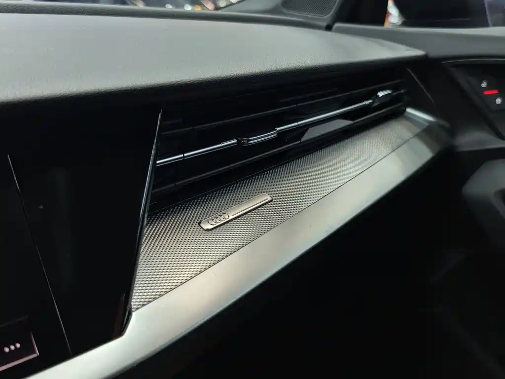 Audi A3 2023 — фото 25