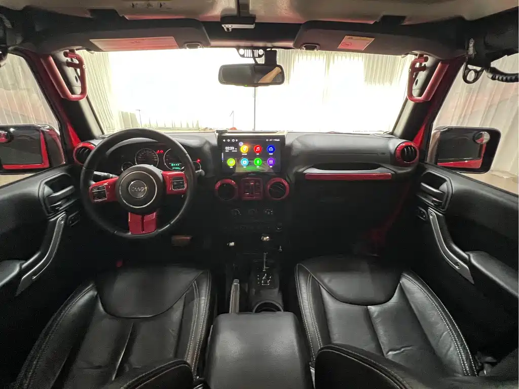 Jeep Wrangler 2015 — фото 11