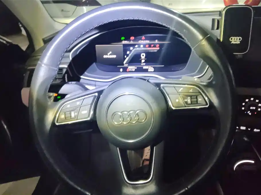 Audi A4L 2023 — фото 15