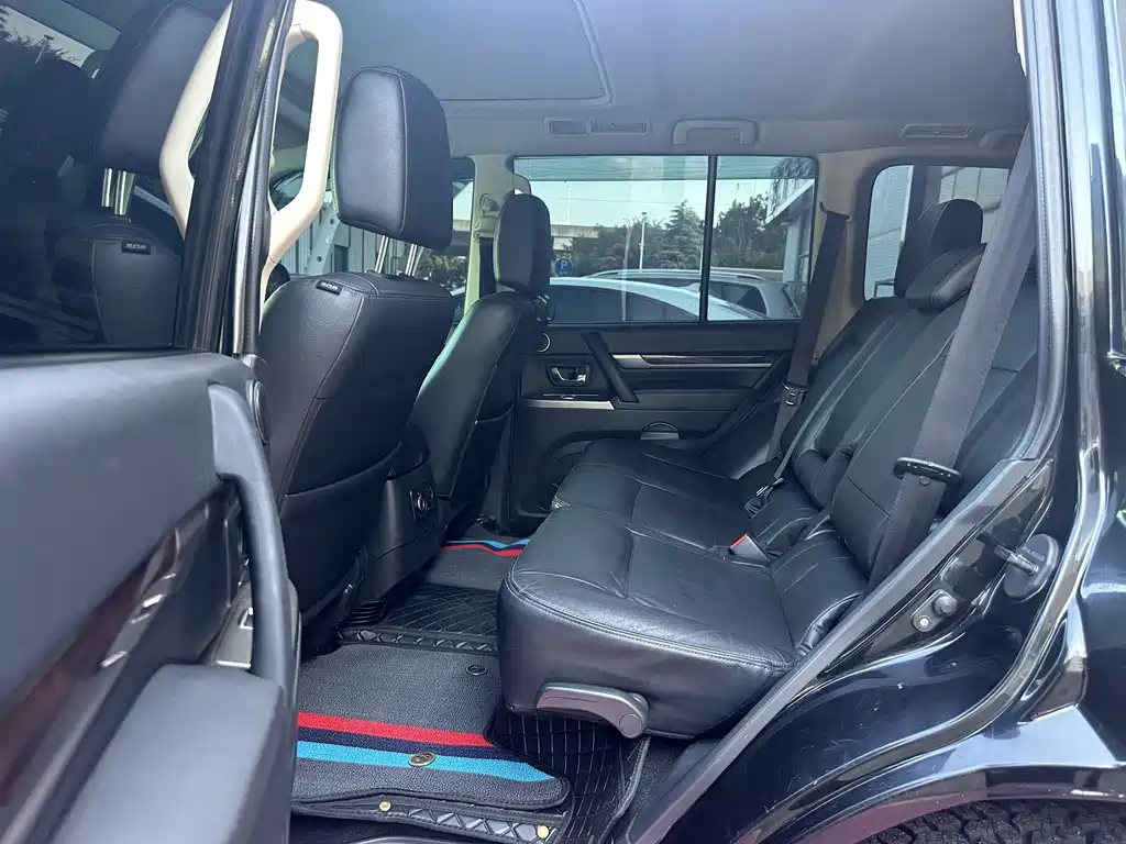 Mitsubishi Pajero 2019