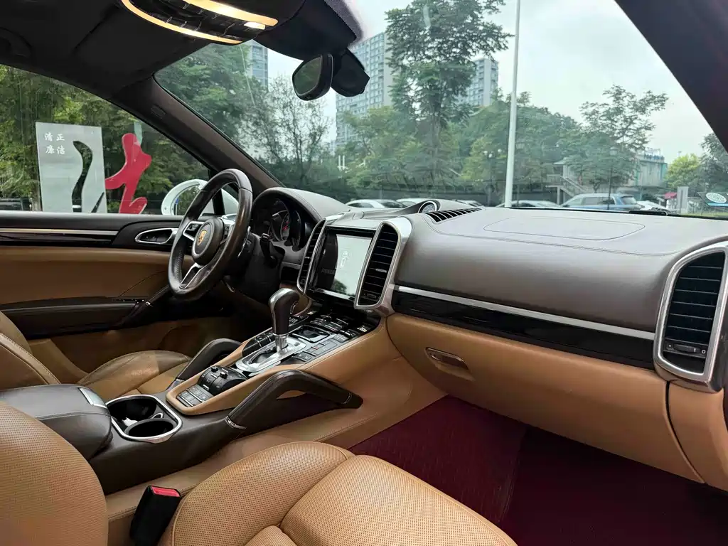 Porsche Cayenne 2015 — фото 12