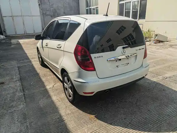 Mercedes-Benz A-Class 2011