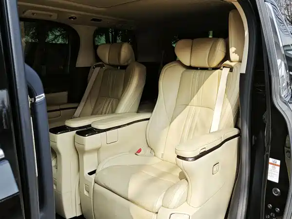 Toyota Alphard 2021