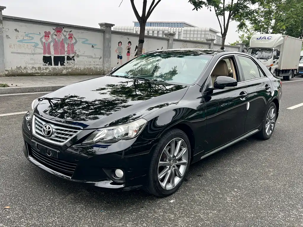 Toyota Reiz 2013