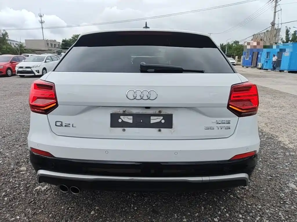 Audi Q2L 2021