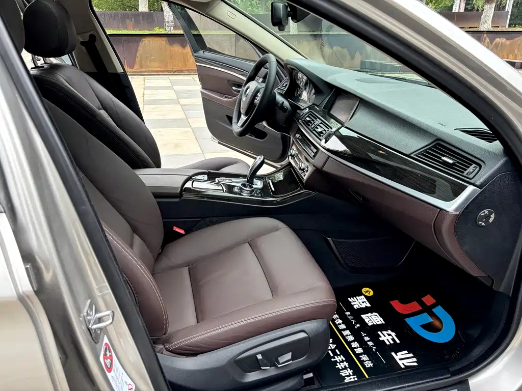 BMW 5 Series 2014 — фото 17