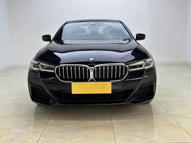 BMW 5 Series 2021 — фото 2