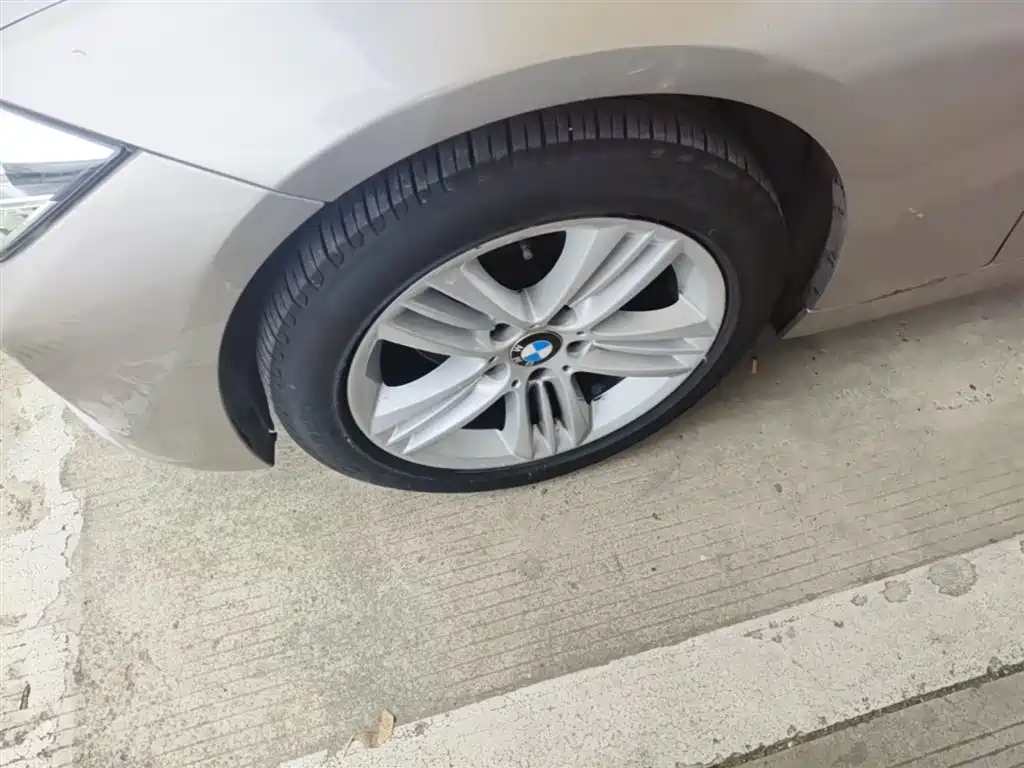BMW 3 Series 2017 — фото 23
