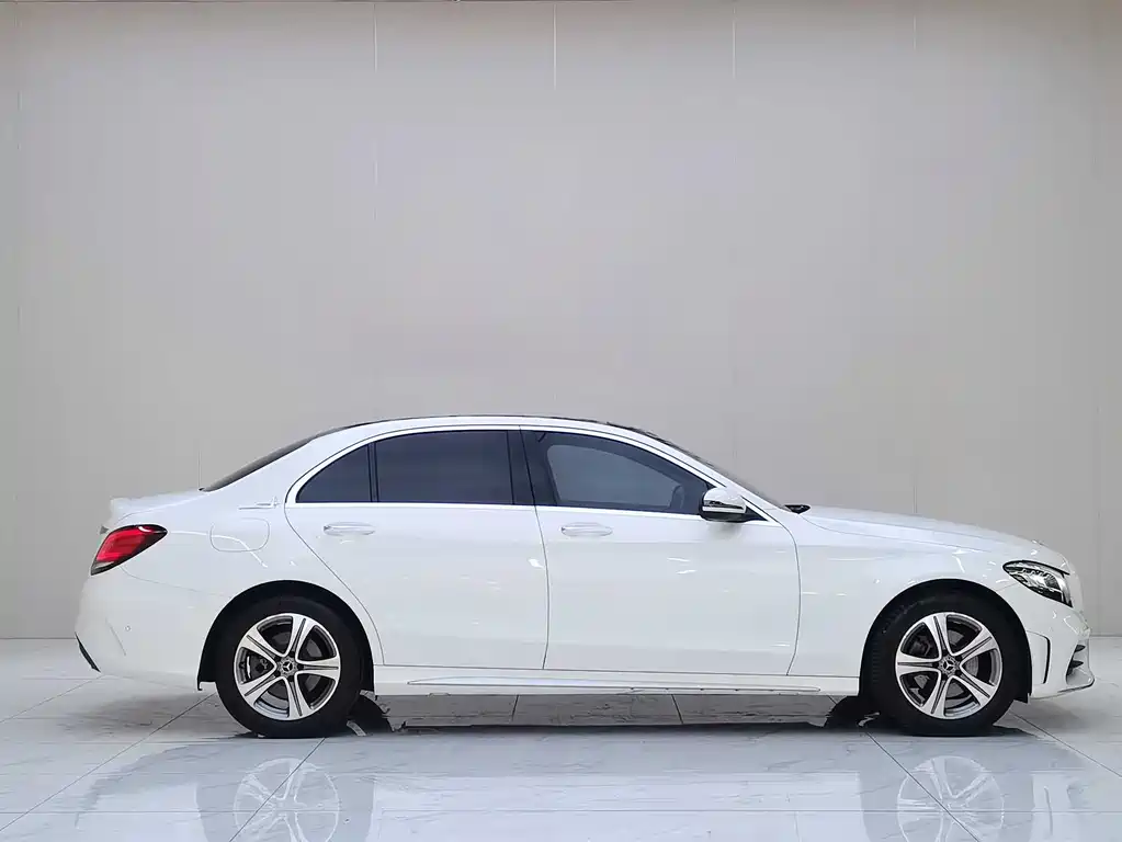 Mercedes-Benz C-Class 2021 — фото 7