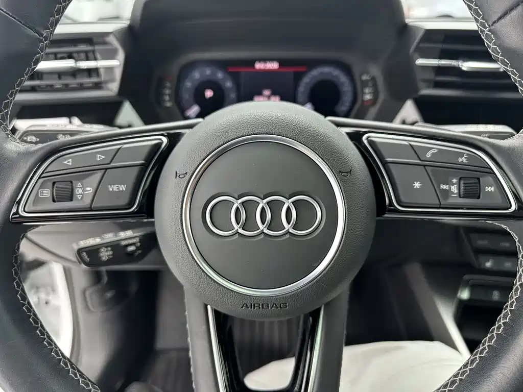 Audi A3 2023 — фото 13