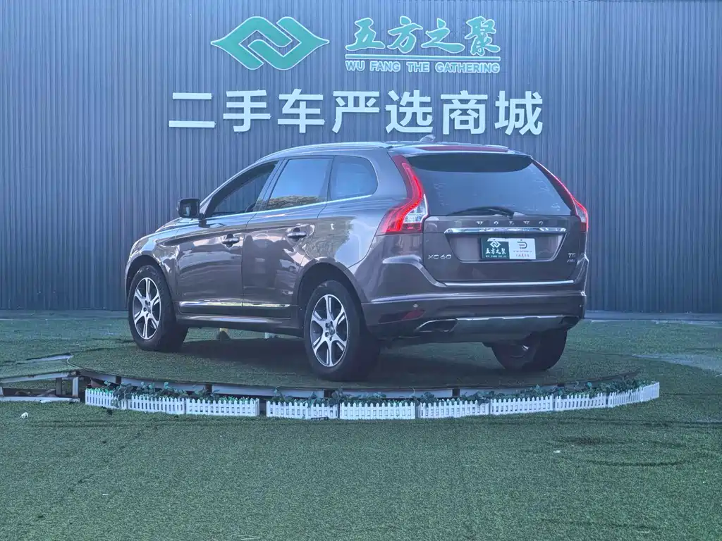 Volvo XC60 2015 — фото 19