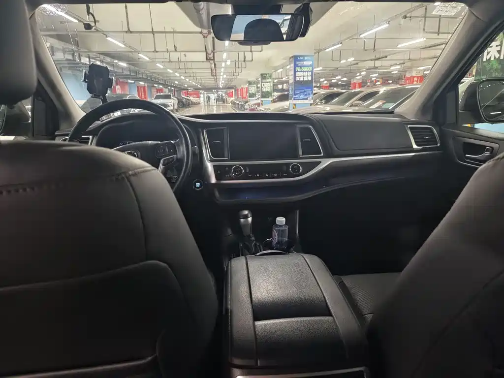 Toyota Highlander 2019 — фото 12