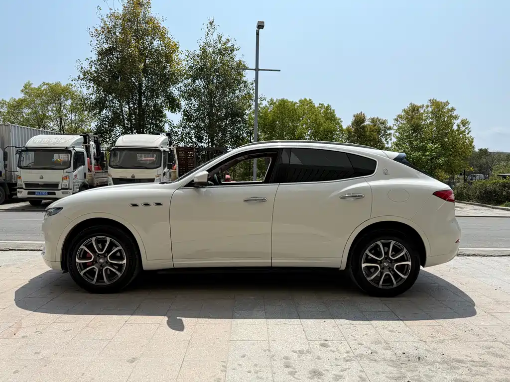 Maserati Levante 2017 — фото 4