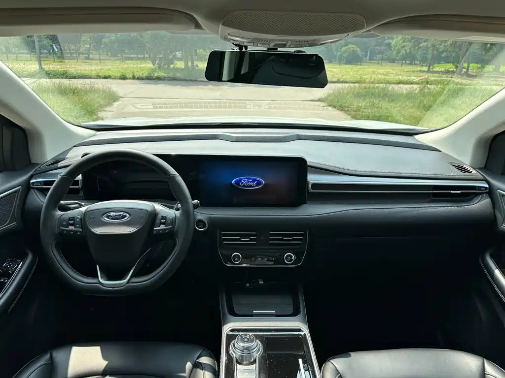 Ford Edge 2022 — фото 19