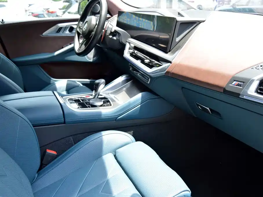 BMW XM 2024 — фото 15