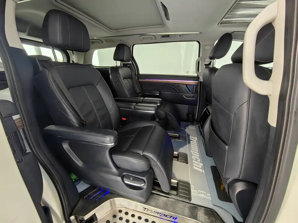 GAC Motor Trumpchi M8 2021 — фото 10