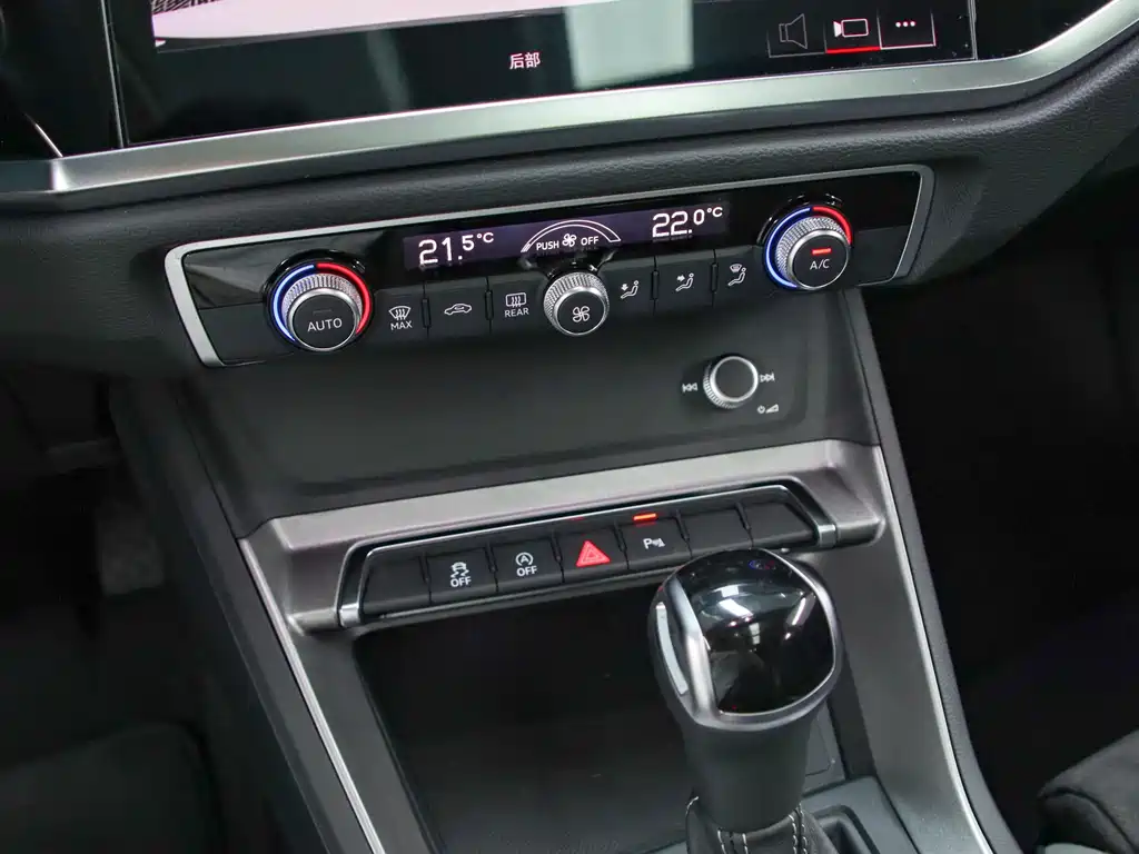 Audi Q3 2022 — фото 10