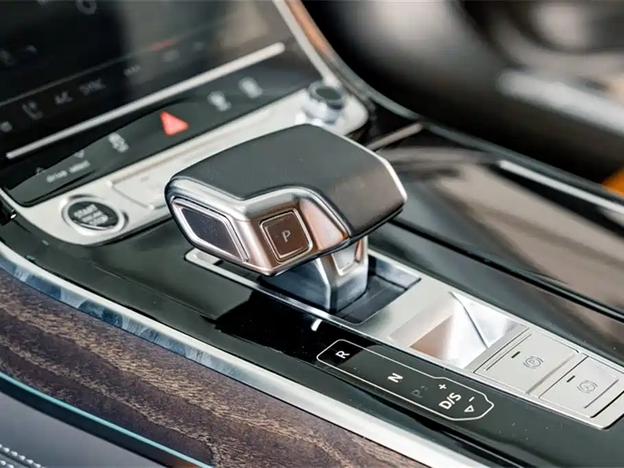 Audi A8 2024 — фото 17