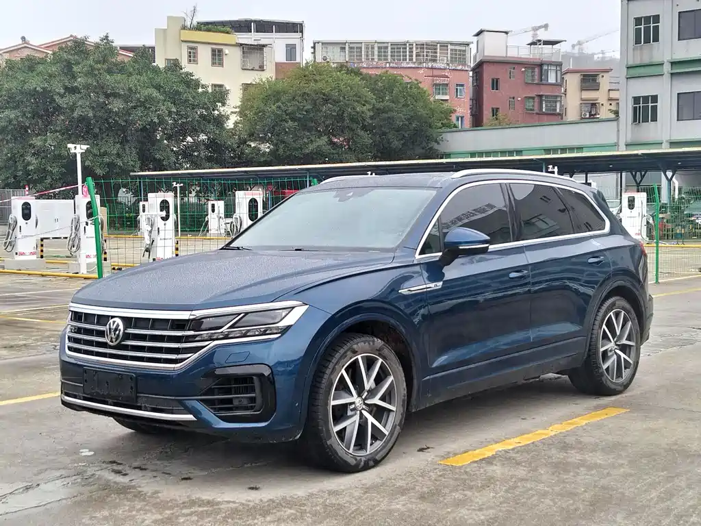 Volkswagen Touareg 2020 — фото 1