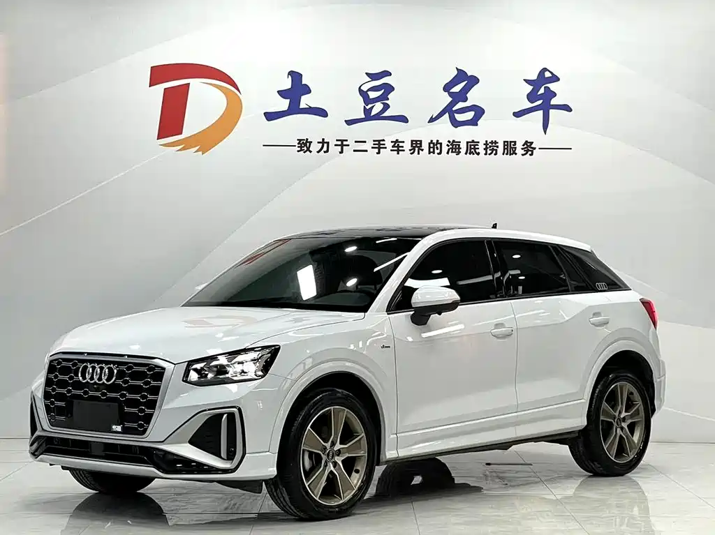 Audi Q2L 2023 — фото 1