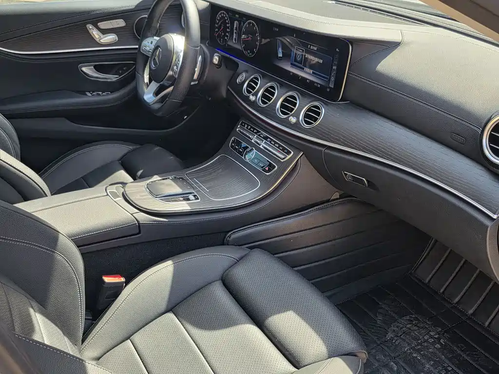 Mercedes-Benz E-Class 2020 — фото 19