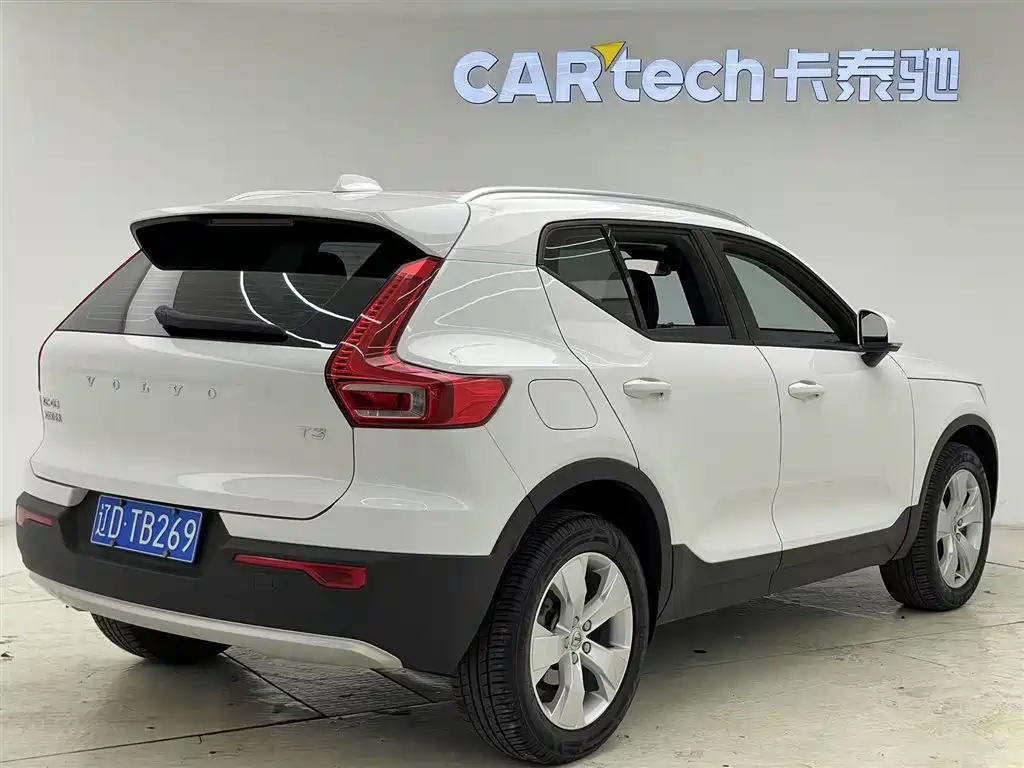 Volvo XC40 2019 — фото 5