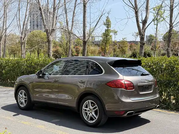 Porsche Cayenne 2011