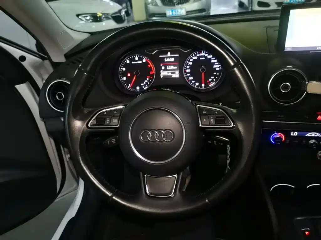 Audi A3 2015 — фото 11